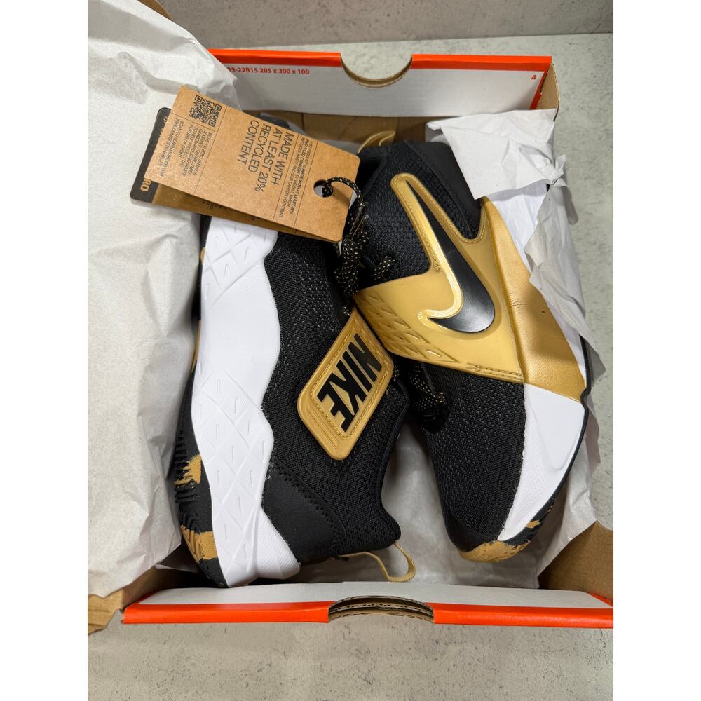 Nwt Kids Nike Team Hustle D 12 Basketball Shoes black gold unisex sneakers sport
